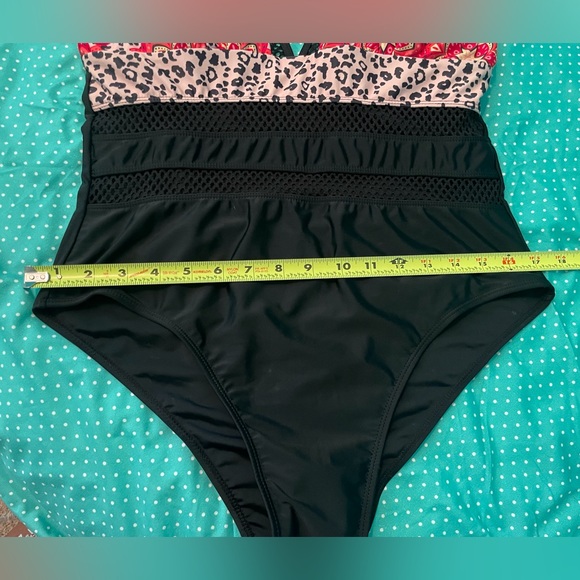 Women’s One Piece Swimsuit Boutique XL New - Picture 4 of 15